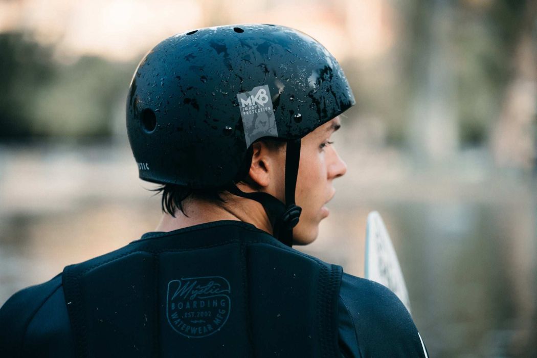 Casco Protección Mystic MK8
